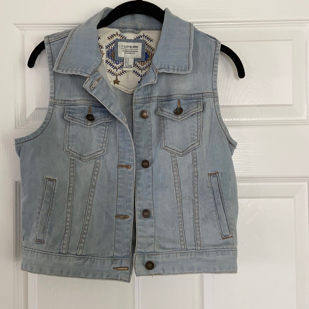Blue denim vest. Size M.
